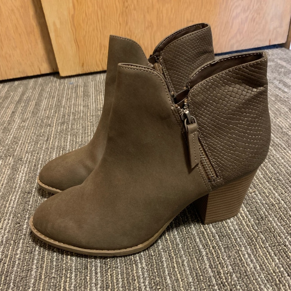 Ana Ankle Boots
